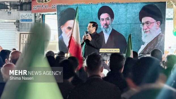 اجتماع حمایت از رزمندگان در مقابله با دشمن آمریکایی - صهیونی