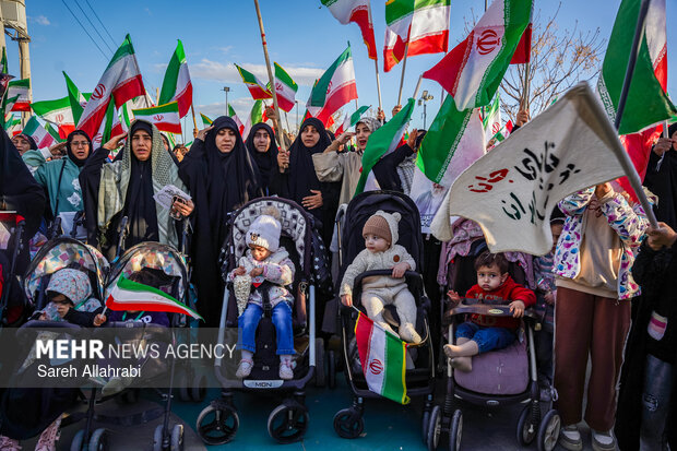 جمهوری اسلامی ایران؛ پیوند ماندگار «مشروعیت دینی» و «مقبولیت مردمی»