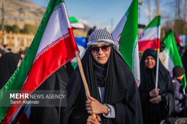 گردهمایی مادران و‌ کودکان شیرازی حامی مدافعان وطن