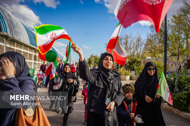 گردهمایی مادران و‌ کودکان شیرازی حامی مدافعان وطن
