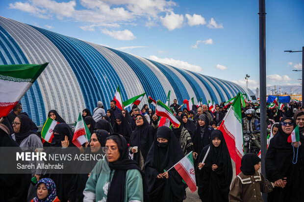گردهمایی مادران و‌ کودکان شیرازی حامی مدافعان وطن