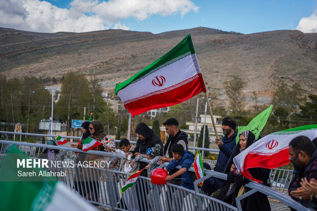گردهمایی مادران و‌ کودکان شیرازی حامی مدافعان وطن
