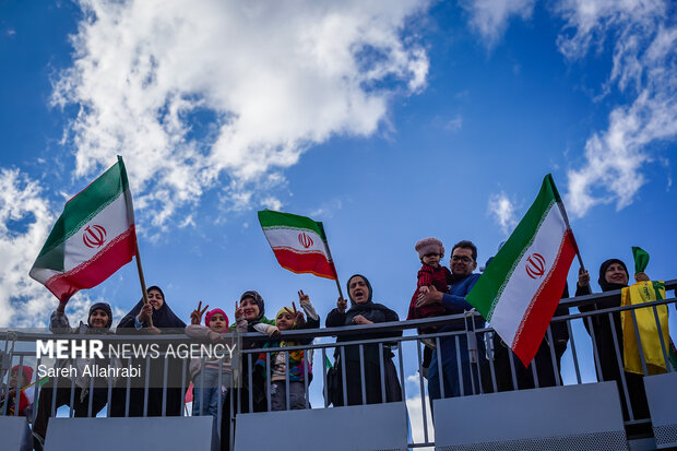 گردهمایی مادران و‌ کودکان شیرازی حامی مدافعان وطن