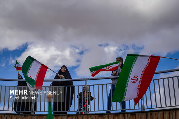 گردهمایی مادران و‌ کودکان شیرازی حامی مدافعان وطن