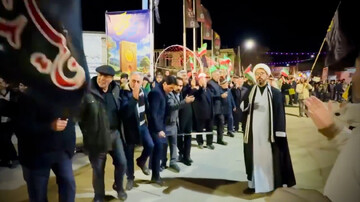 تجمع شبانه مردم چالدران در سوگ رهبر شهید