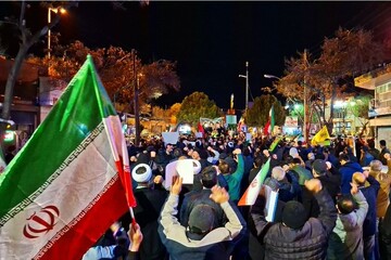 تجمع شبانه مردم شهرستان اهر در بیعت با رهبری و حمایت از نیروهای مسلح