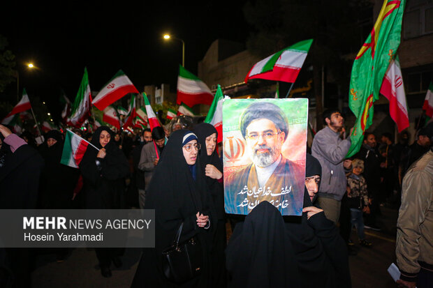 استمرار حضور انقلابی قمی ها در خیابان