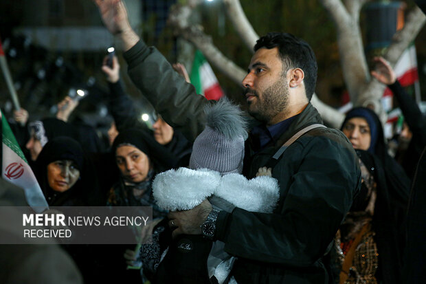 اجتماع حمایت از رزمندگان در مقابله با دشمن آمریکایی - صهیونی