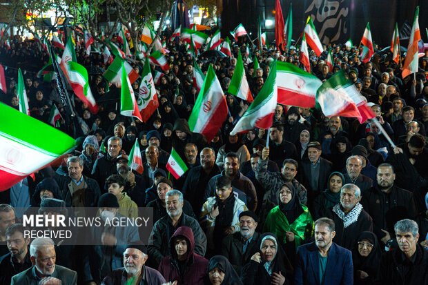 اجتماع حمایت از رزمندگان در مقابله با دشمن آمریکایی - صهیونی