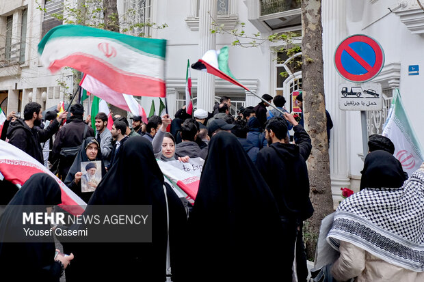 تجمع دانشجویی و مردمی به پاس مواضع دولت اسپانیا در حمایت از ایران