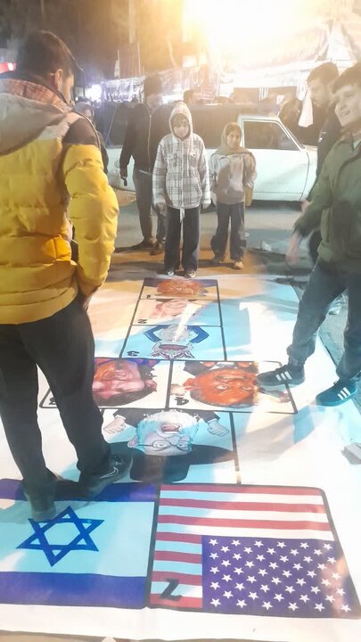 نمادهای خیابانی در دل وحدت مردمی؛ تجمع باشکوه مردم قروه