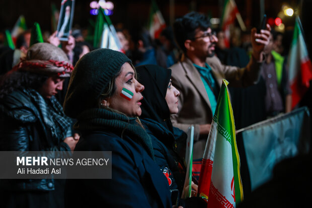 اجتماع حمایت از رزمندگان در مقابله با دشمن آمریکایی - صهیونی