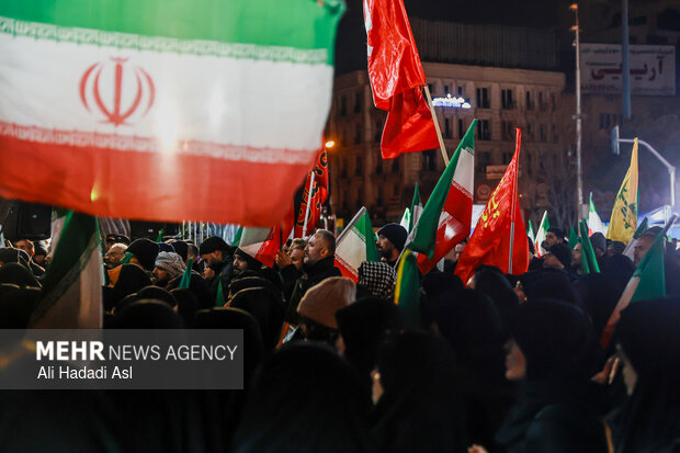 اجتماع حمایت از رزمندگان در مقابله با دشمن آمریکایی - صهیونی