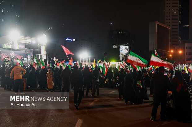 اجتماع حمایت از رزمندگان در مقابله با دشمن آمریکایی - صهیونی