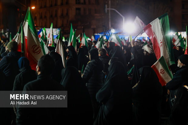 اجتماع حمایت از رزمندگان در مقابله با دشمن آمریکایی - صهیونی