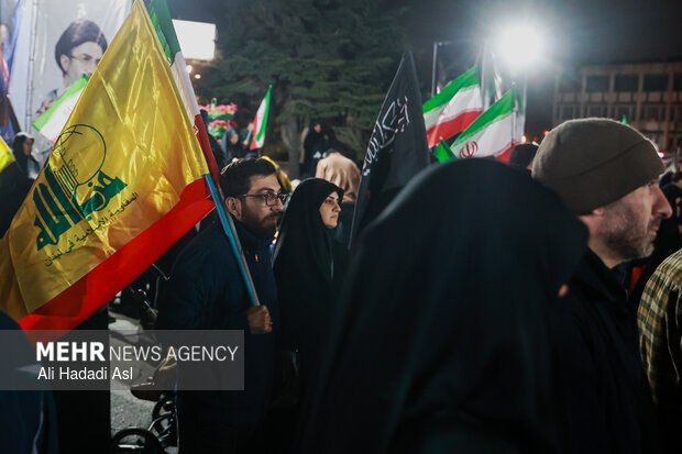 Tehraners hold gathering in confronting US-Israeli aggression
