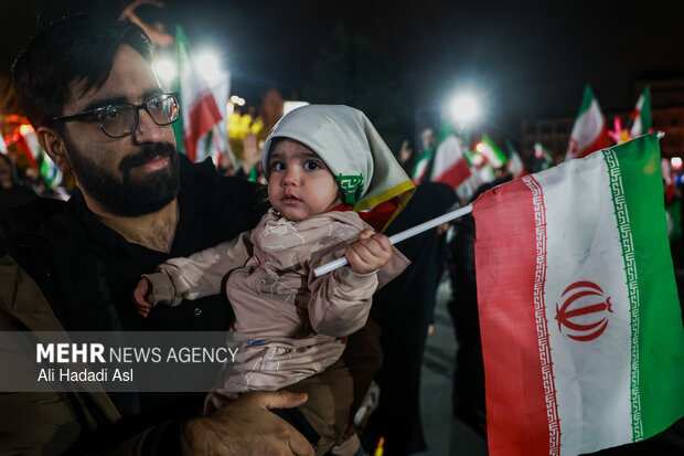 Tehraners hold gathering in confronting US-Israeli aggression
