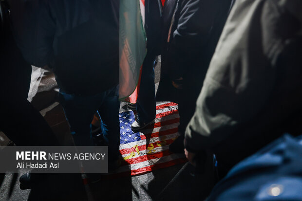 Tehraners hold gathering in confronting US-Israeli aggression
