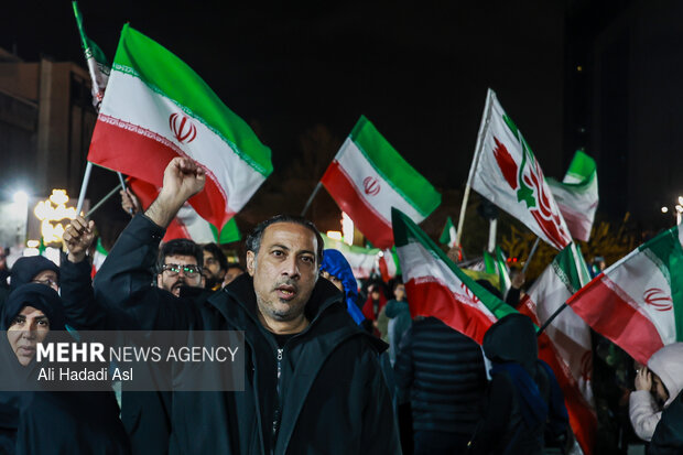 Tehraners hold gathering in confronting US-Israeli aggression
