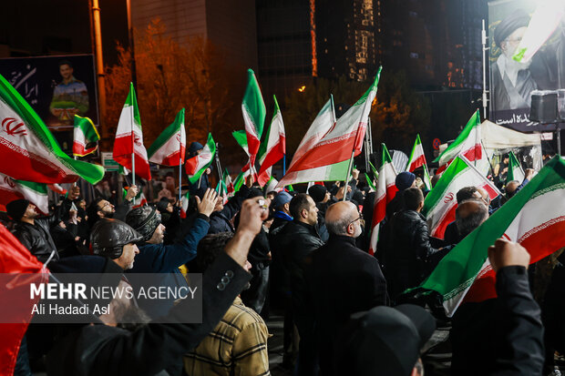 Tehraners hold gathering in confronting US-Israeli aggression
