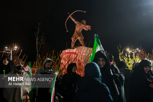 Tehraners hold gathering in confronting US-Israeli aggression
