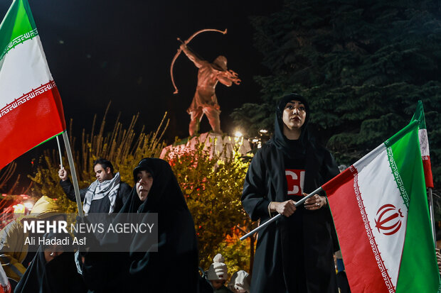 Tehraners hold gathering in confronting US-Israeli aggression
