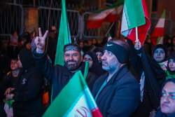 میدان‌داری مردم استهبان در ایستادگی برای وطن