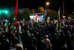 خیابان‌های قرچک باز هم پر از جمعیت خودجوش شد