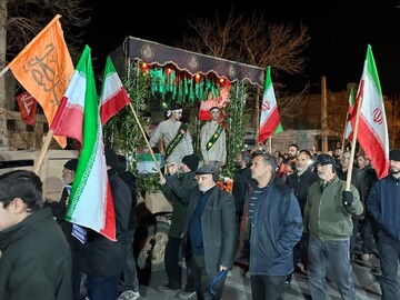 حضور قاری بین‌المللی قرآن کریم در اجتماع حماسی مردم نراق