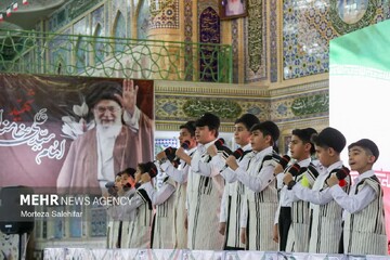 نوجوانانی که الفبای مبارزه با شیطان را می‌آموزند