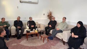 حضور اعضای کمیسیون امنیت ملی در منزل دیپلمات شهید سیدمحمدرضا موسوی