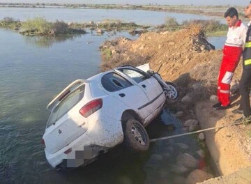 واژگونی خودرو در جاده ساحلی «بوشهر - گناوه» یک جانباخته داشت