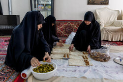 İran'da kadınlar ön cephede