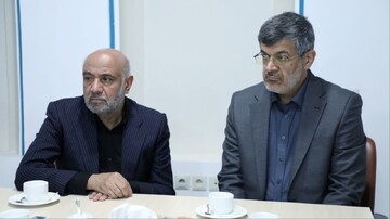 ایستادگی ملت ایران موازنه قدرت جهانی را در افکار عمومی تغییر داد