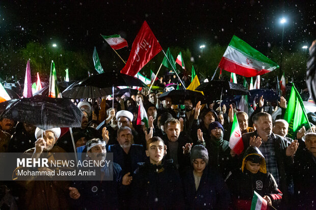 مراسم وداع با شهدای نجف آباد در قزوین