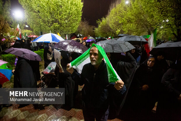 مراسم وداع با شهدای نجف آباد در قزوین