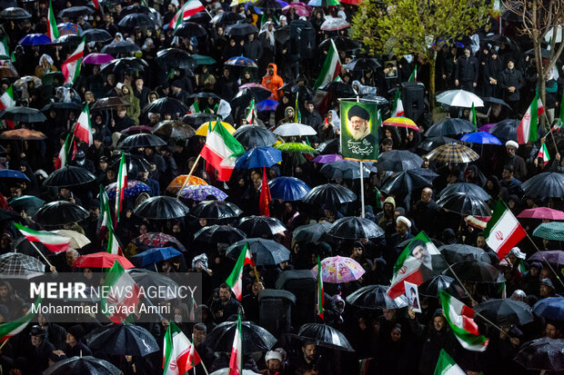 مراسم وداع با شهدای نجف آباد در قزوین