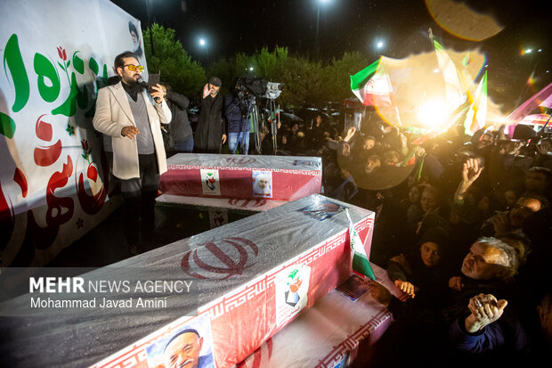 مراسم وداع با شهدای نجف آباد در قزوین