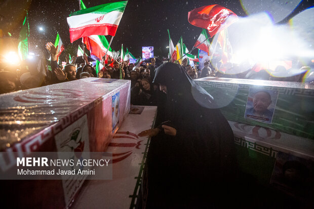 مراسم وداع با شهدای نجف آباد در قزوین