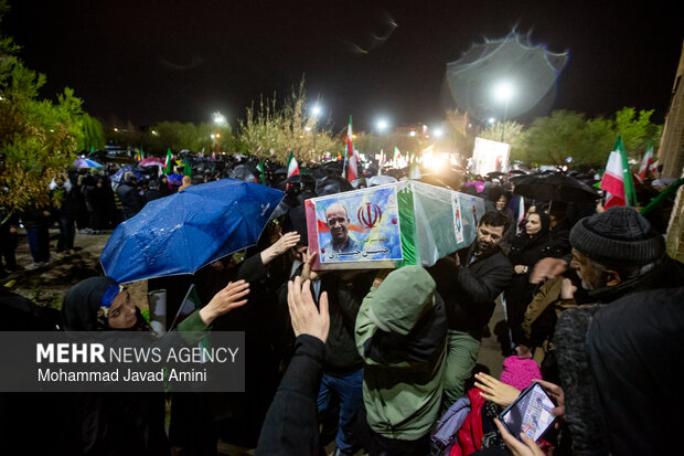 مراسم وداع با شهدای نجف آباد در قزوین