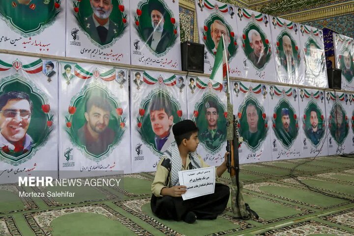نوجوانانی که الفبای مبارزه با شیطان را می‌آموزند