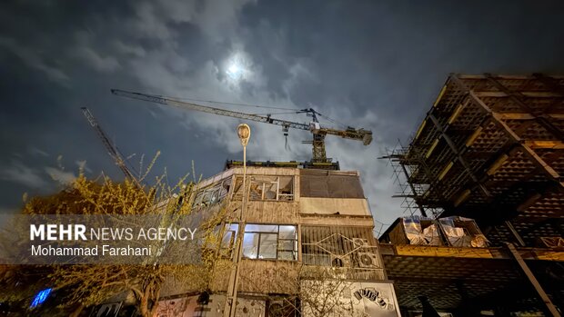 آثار تجاوز به مناطق مسکونی تهران