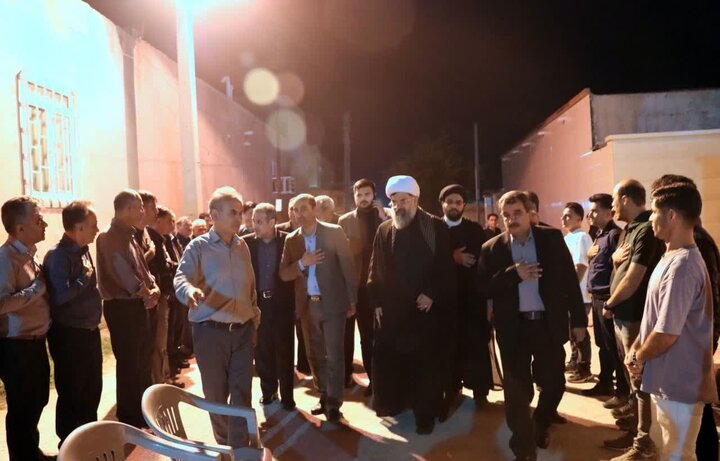 دیدار مسئولان دشتی با خانواده چهار شهید عشایر