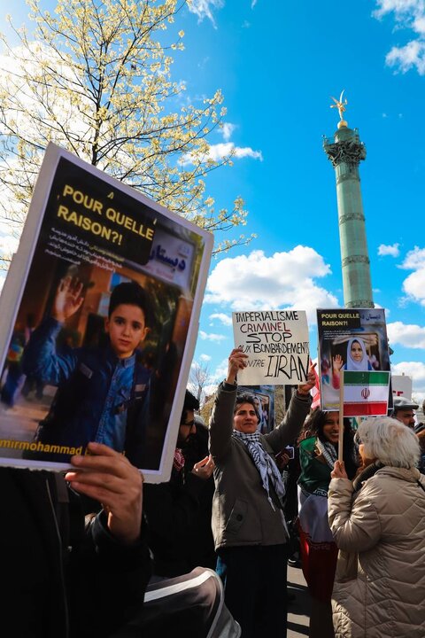 Fransa'da İran’a destek gösterisi