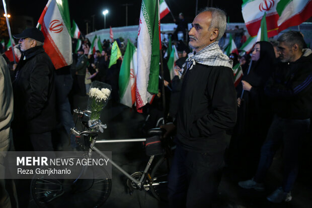 اجتماع حمایت از رزمندگان در مقابله با دشمن آمریکایی - صهیونی