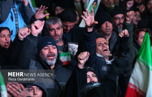 اجتماع حمایت از رزمندگان در مقابله با دشمن آمریکایی - صهیونی