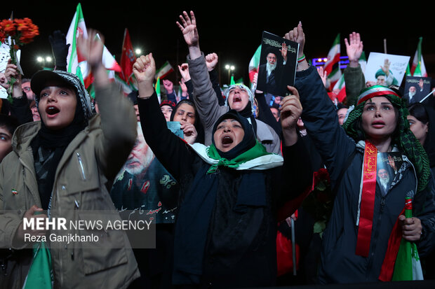 اجتماع حمایت از رزمندگان در مقابله با دشمن آمریکایی - صهیونی