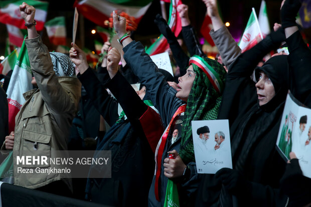 اجتماع حمایت از رزمندگان در مقابله با دشمن آمریکایی - صهیونی