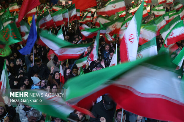 اجتماع حمایت از رزمندگان در مقابله با دشمن آمریکایی - صهیونی