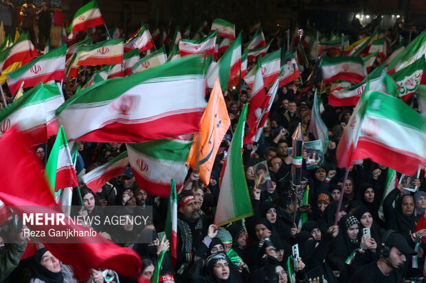 اجتماع حمایت از رزمندگان در مقابله با دشمن آمریکایی - صهیونی